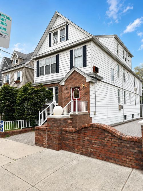 858 Avenue C, Bayonne, NJ, 07002-2922 | Card Image