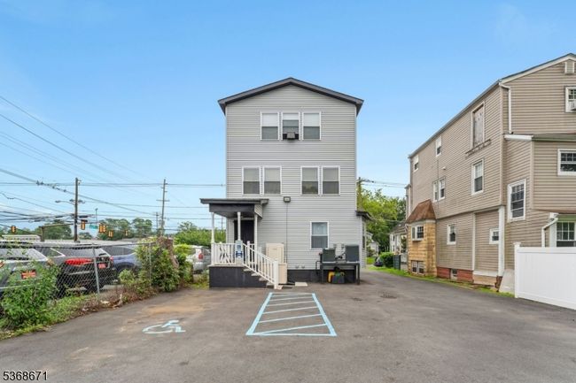 1465 E 2 Nd St, Home with 4 bedrooms, 4 bathrooms and null parking in Plainfield NJ | Image 26