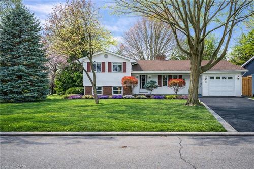 15 Harvest Lane, Brantford, ON, N3R5R3 | Card Image