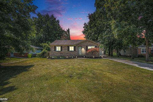 48075 Meadow Ln, Chesterfield, MI, 48051-2947 | Card Image