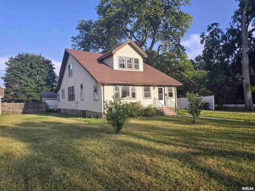 1113 S 5th St, Pekin, IL, 61554-4525 | Card Image