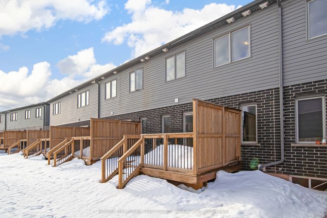 7 Pony Way, House attached with 3 bedrooms, 3 bathrooms and 1 parking in Kitchener ON | Image 37