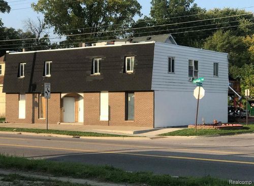 2802 Fenton Rd, Flint, MI, 48507-1560 | Card Image