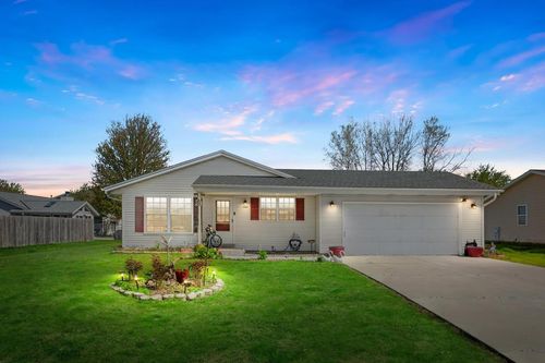 3080 W Kimberly Avenue, Greenfield, WI, 53221 | Card Image