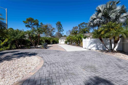 39-20300 Leonard Road, LUTZ, FL, 33558 | Card Image