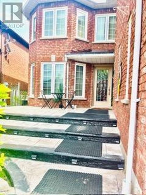 3076 Bayberry Dr, Mississauga, ON, L5N6P1 | Card Image