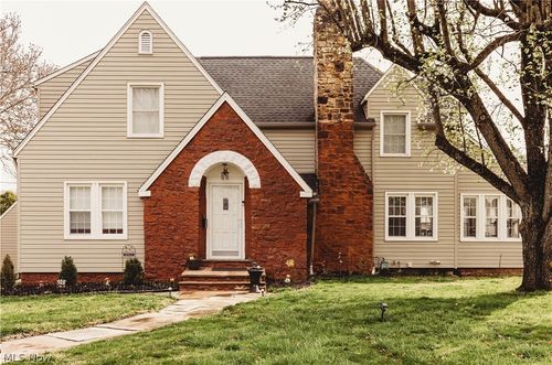 1012 Cambridge Rd, Coshocton, OH, 43812-2703 | Card Image