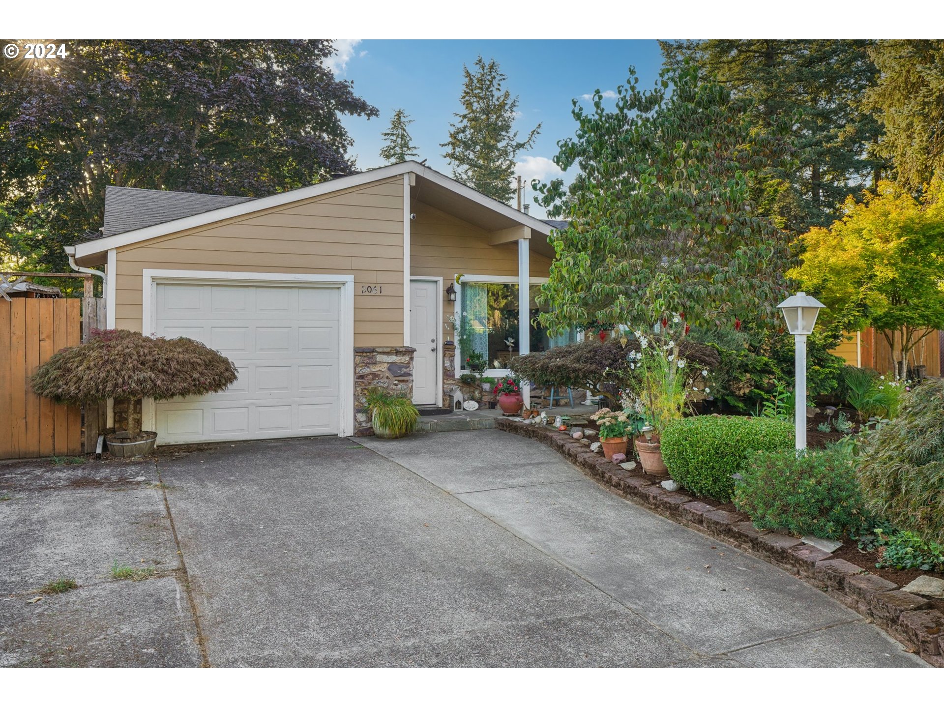 145th Ave, Portland, OR 97233