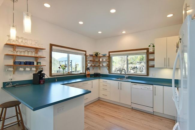 5280 Cecil Hill Rd, House other with 3 bedrooms, 2 bathrooms and 4 parking in Madeira Park BC | Image 15