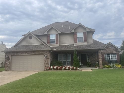 1004 S Yellowood Ave, Broken Arrow, OK, 74012-8804 | Card Image
