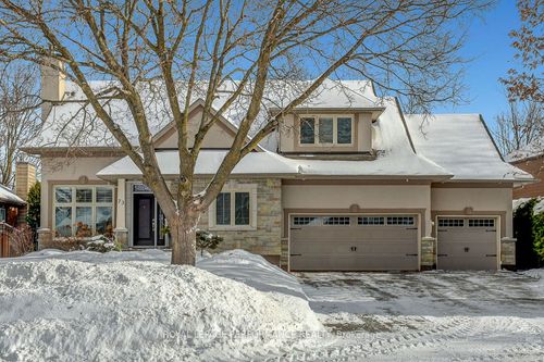 73 Shaughnessy Cres, Kanata, ON, K2K2N1 | Card Image