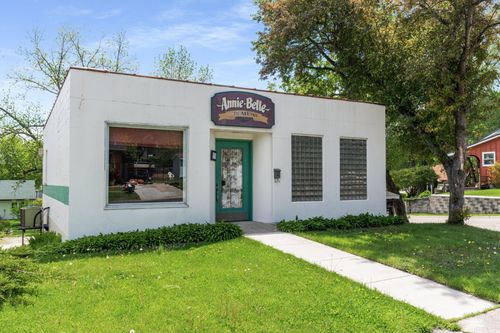 739 Willow St, Faribault, MN, 55021-6252 | Card Image