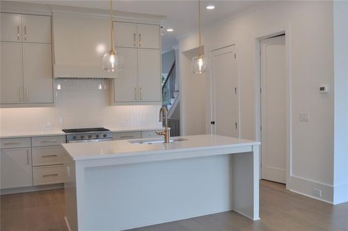 249 White St Nw, Marietta, GA, 30060-1057 | Card Image