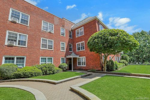 3x-1815 Palmer Ave, Larchmont, NY, 10538-3100 | Card Image