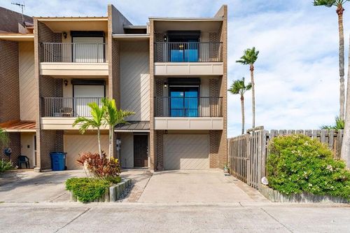 195 Isabella Point Dr, Port Isabel, TX, 78578-4215 | Card Image