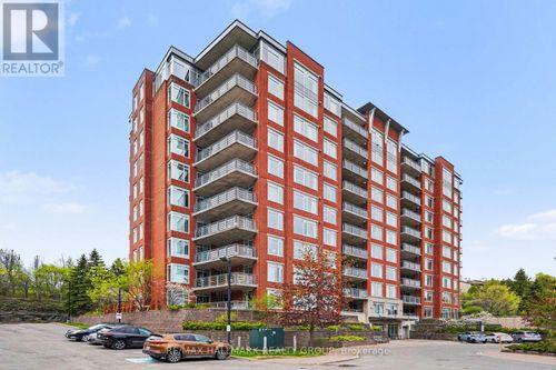 702-136 Darlington Private, Ottawa, ON, K1V0X6 | Card Image