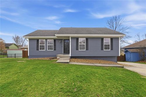 801 Southbrook Pkwy, Kearney, MO, 64060-8766 | Card Image