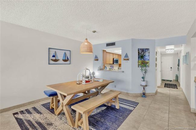 APT-1204 - 9600 Ocean Dr, Condo with 2 bedrooms, 2 bathrooms and null parking in Jensen Beach FL | Image 12