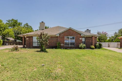 2222 Summer Day Dr, Arlington, TX, 76014-1912 | Card Image