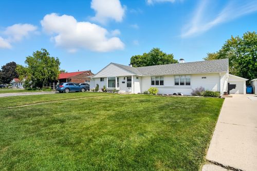 8755 S Corcoran Rd, Hometown, IL, 60456-1122 | Card Image