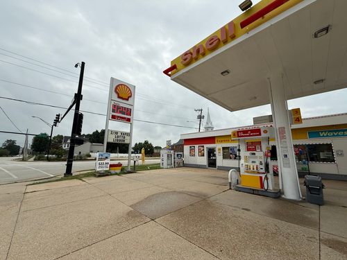 425 S Oakwood Ave, Geneseo, IL, 61254-1567 | Card Image