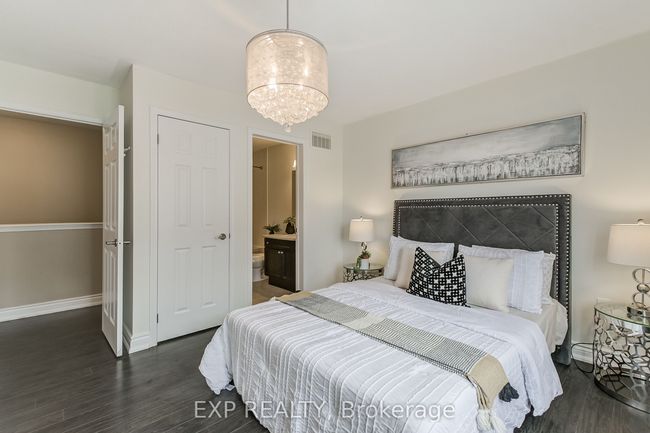 979 Nadalin Hts, House attached with 4 bedrooms, 2 bathrooms and 1 parking in Milton ON | Image 26