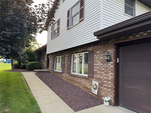 1 E Byers Ave, Shenango Twp, PA, 16102 | Card Image