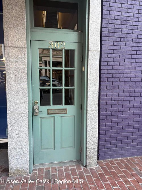 fl-3rd-302 Wall St, Kingston, NY, 12401-3858 | Card Image