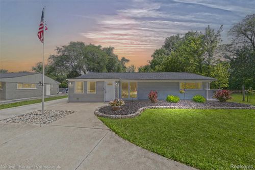 2602 Penna Dr, West Bloomfield, MI, 48324-1756 | Card Image