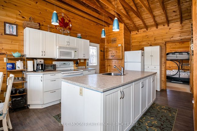 1058 Memory Lane, House other with 2 bedrooms, 1 bathrooms and 6 parking in Verona ON | Image 14