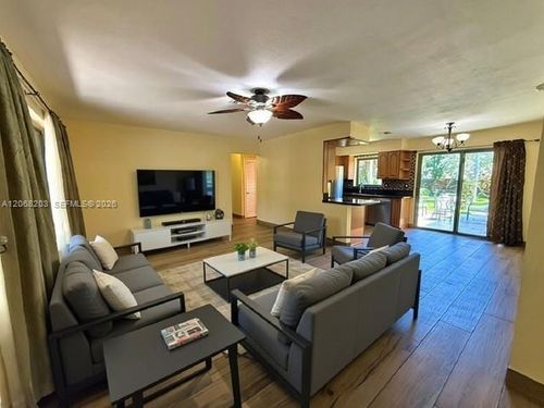 1124 Ne 7th St, Hallandale Beach, FL, 33009-8510 | Card Image