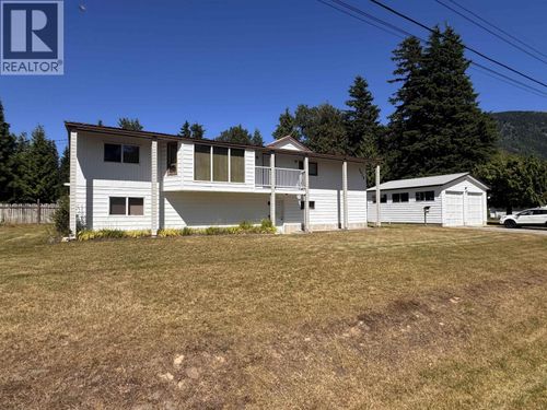 3628 Alder Ave, Thornhill, BC, V8G5C3 | Card Image