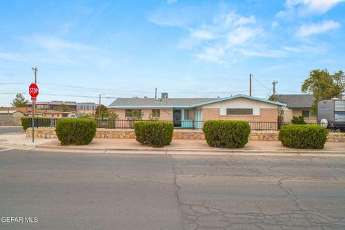 7922 Parral Dr, El Paso, TX, 79915-2224 | Card Image