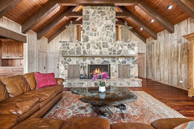 556 Cliff View Loop, Home with 6 bedrooms, 7 bathrooms and null parking in Harper TX | Image 28