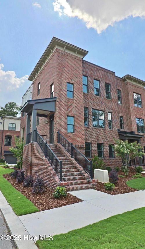 35 Brownstone Ln, Southern Pines, NC, 28387-2319 | Card Image