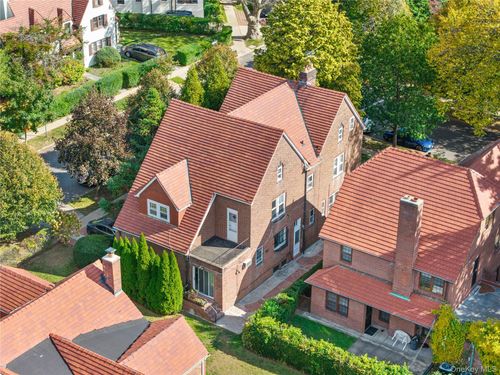 83 Dartmouth St, Forest Hills, NY, 11375-5141 | Card Image