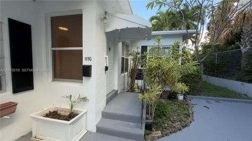 810-808 84th St, Miami Beach, FL, 33141-1106 | Card Image