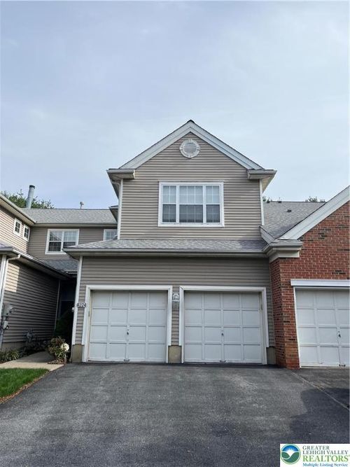 4224 Creek Rd, ALLENTOWN, PA, 18104-3388 | Card Image