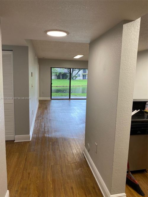 9981-9981 Nob Hill Ct, Sunrise, FL, 33351-4615 | Card Image