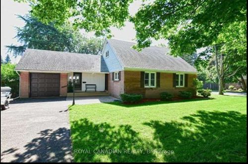 7 Highland Ave, Pelham, ON, L0S1E7 | Card Image