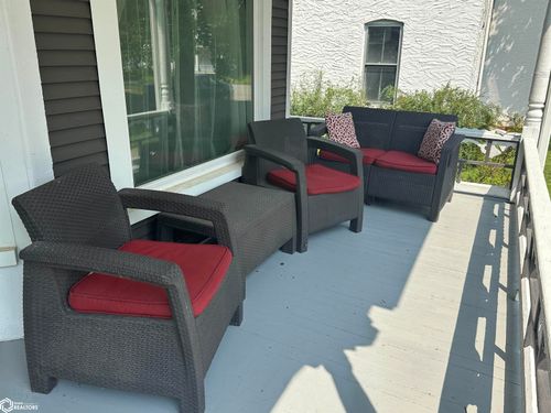 907 Avenue D, Fort Madison, IA, 52627-2839 | Card Image