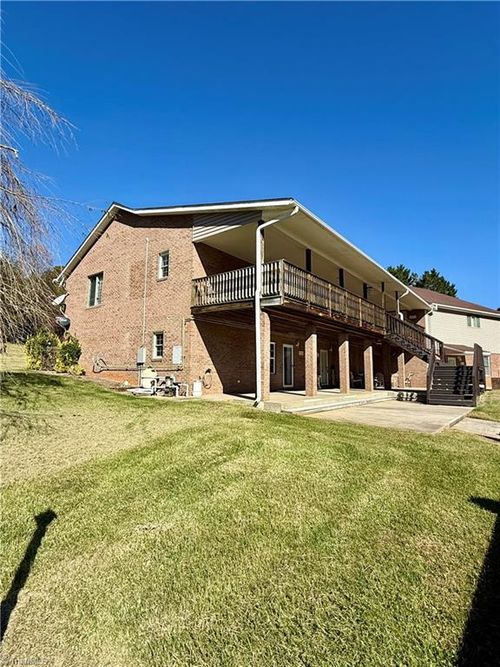 130 Chandler Hills Dr, Mount Airy, NC, 27030-8801 | Card Image