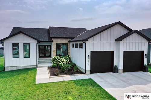 5816 Sw Sierra Madre Dr, Lincoln, NE, 68523-7215 | Card Image