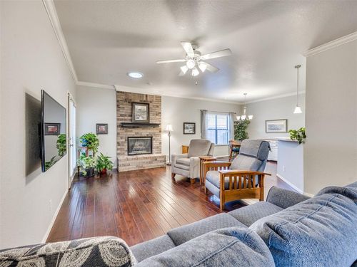 117 Woodbridge Cir, Edmond, OK, 73012-4564 | Card Image