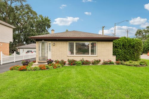 5441 S Ashland Ave, Countryside, IL, 60525-2839 | Card Image