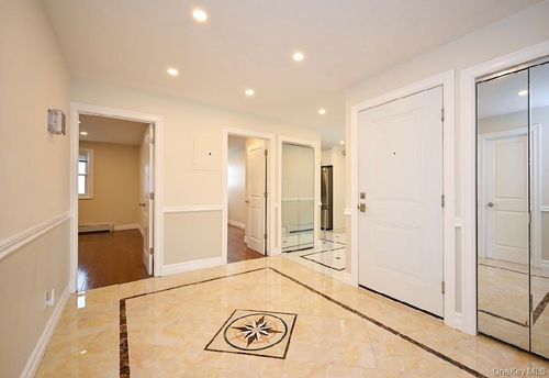 116 Metropolitan Ave, Kew Gardens, NY, 11418 | Card Image