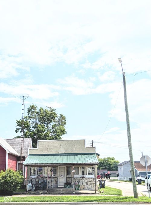 447 W 2nd St, Rushville, IN, 46173-1809 | Card Image