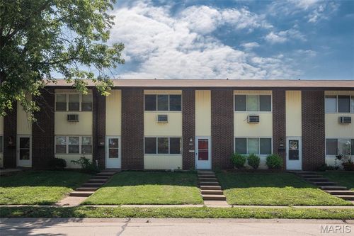 7346 Hazelcrest Drive, Hazelwood, MO, 63042 | Card Image