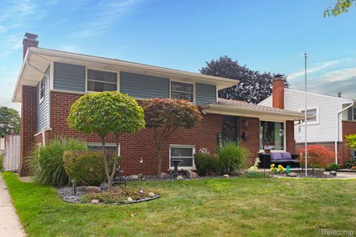9663 Blaty St, Taylor, MI, 48180-3562 | Card Image