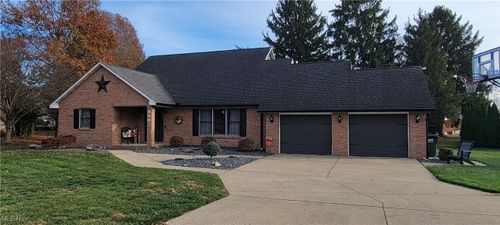 102 Social Row, Marietta, OH, 45750 | Card Image